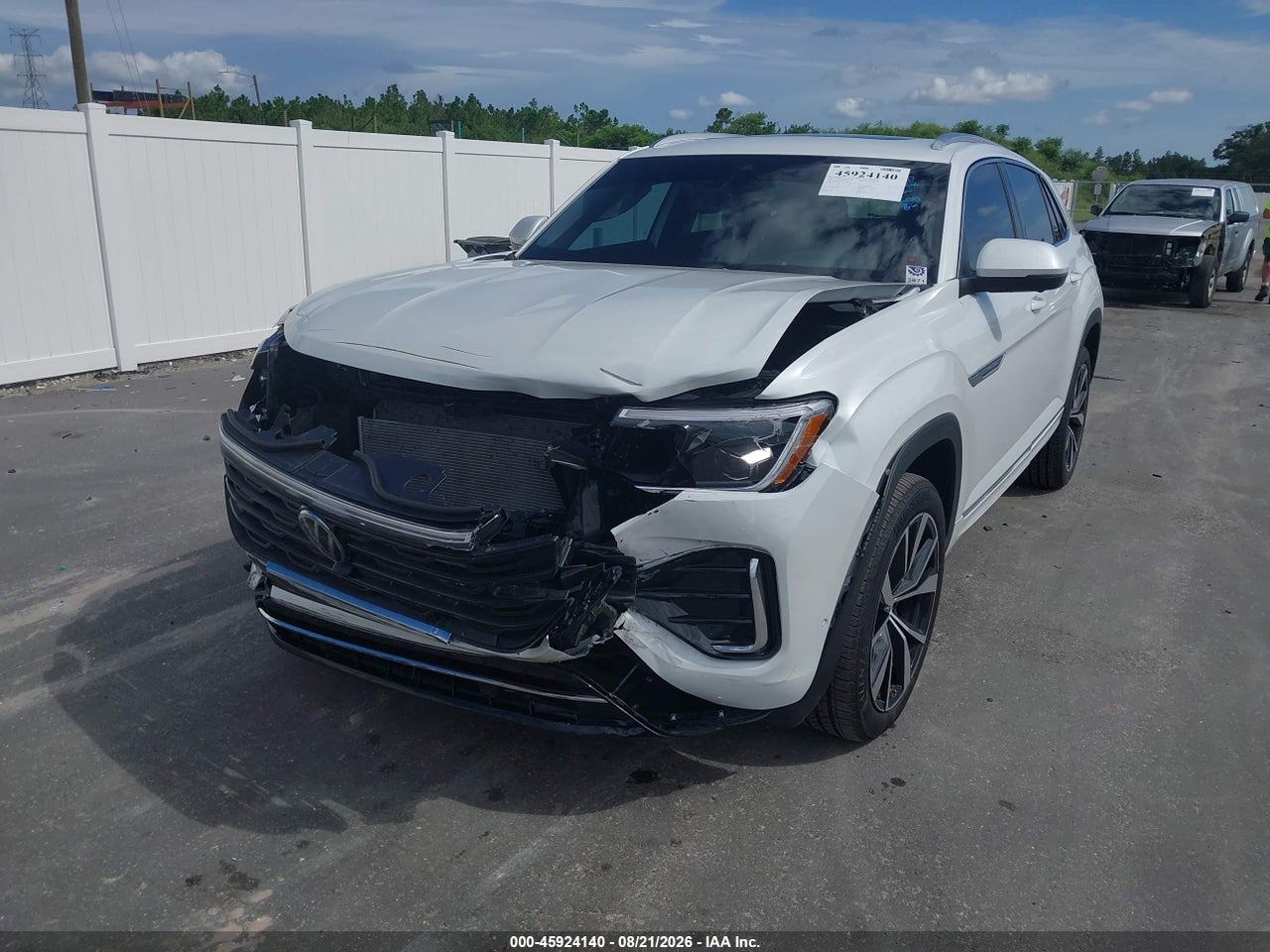 2026 VOLKSWAGEN ATLAS CROSS SPORT SEL PREMIUM R-LINE · 2/11