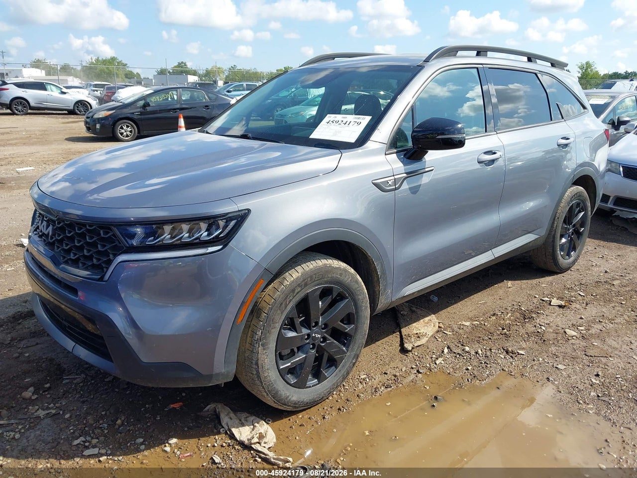2022 KIA SORENTO X-LINE S · 2/11