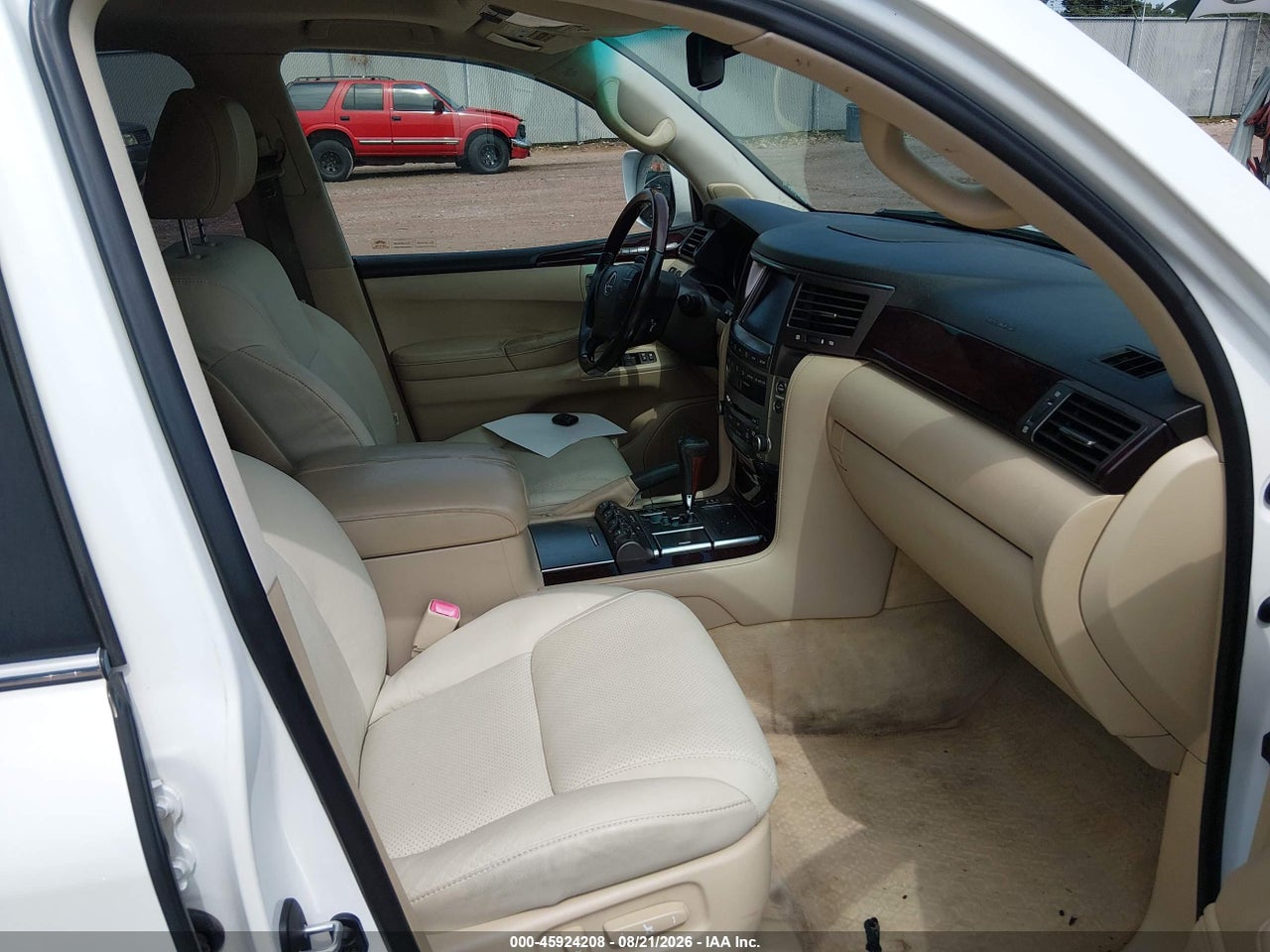 2011 LEXUS LX 570 · 5/11