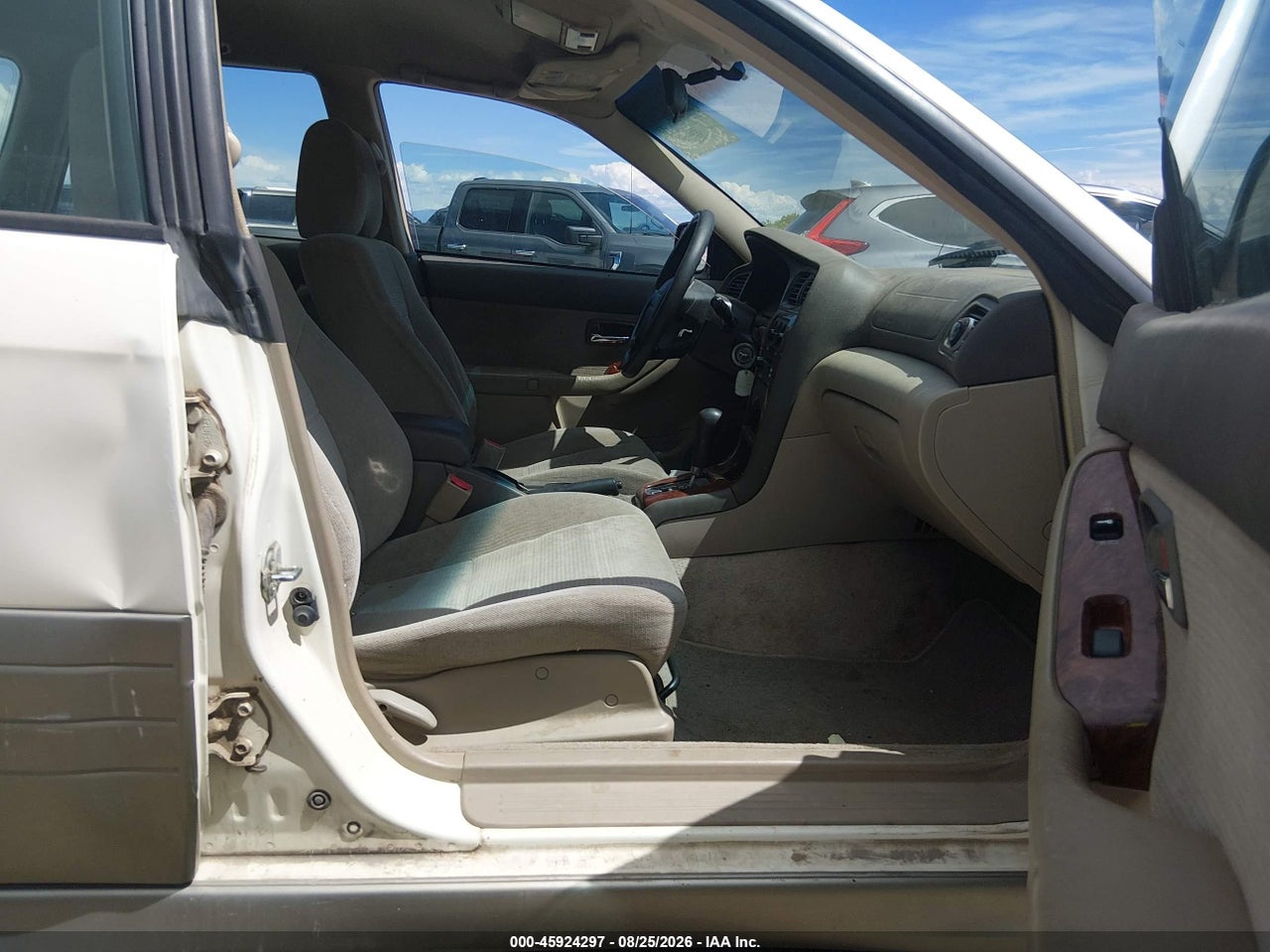 2004 SUBARU OUTBACK · 5/11
