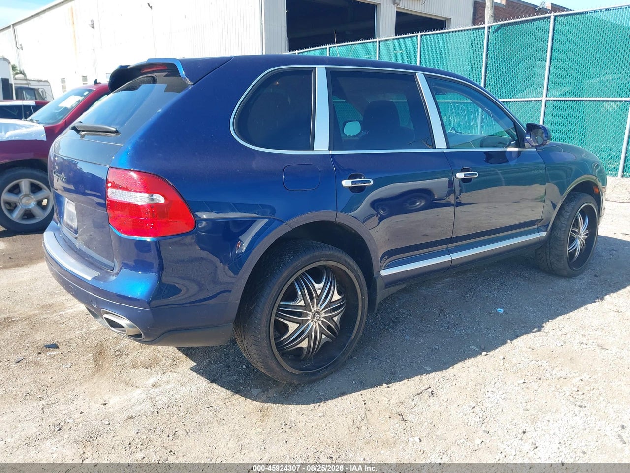 2010 PORSCHE CAYENNE · 4/11