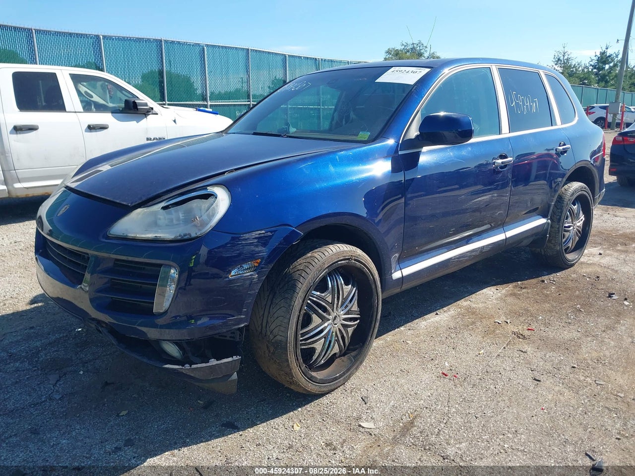 2010 PORSCHE CAYENNE · 2/11