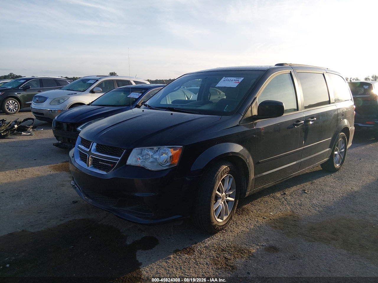 2016 DODGE GRAND CARAVAN SXT · 2/11