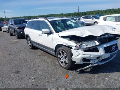 YV4902NK7F1****** · 2015 VOLVO XC70 T6