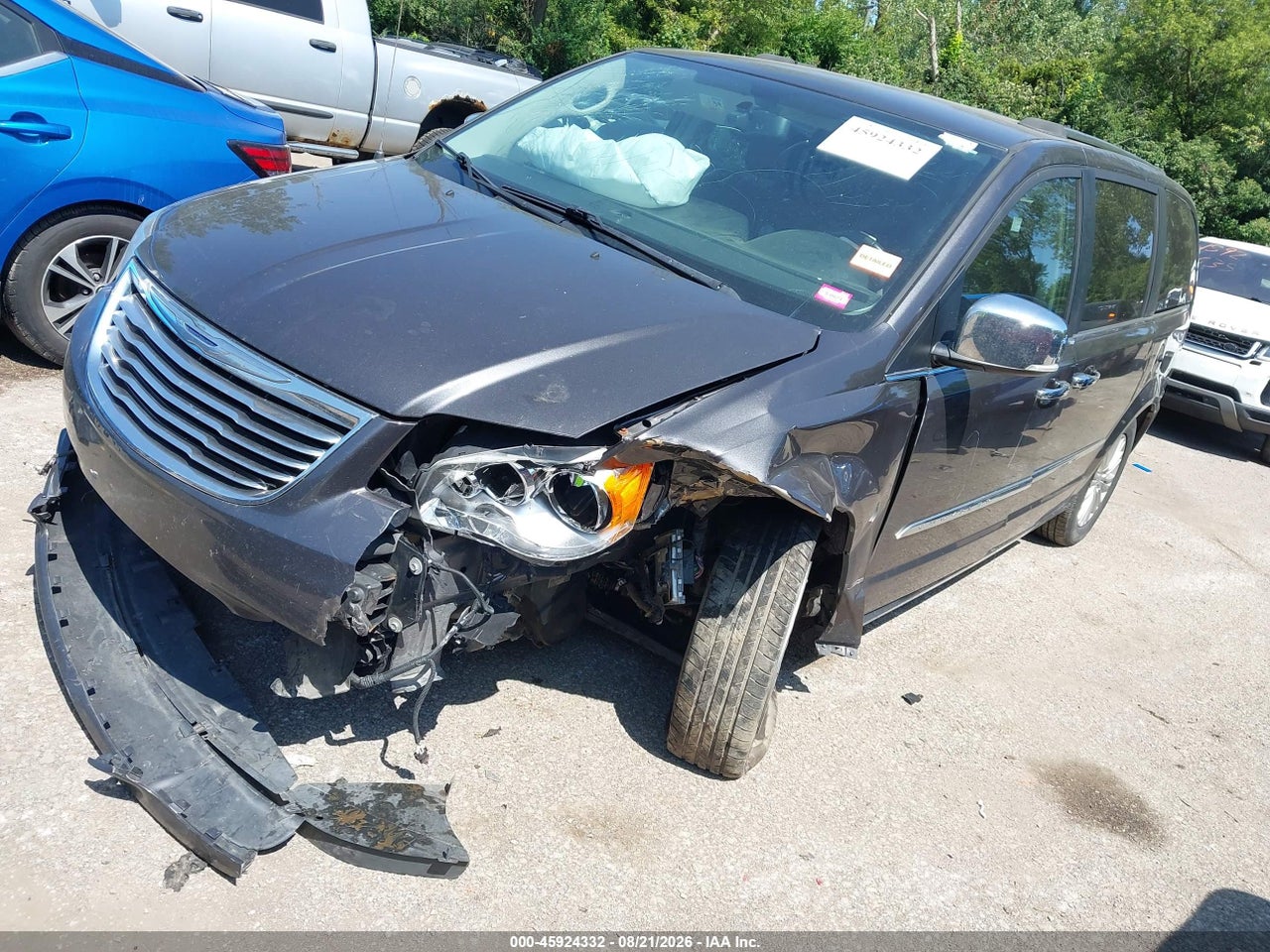 2015 CHRYSLER TOWN &amp; COUNTRY LIMITED · 2/11