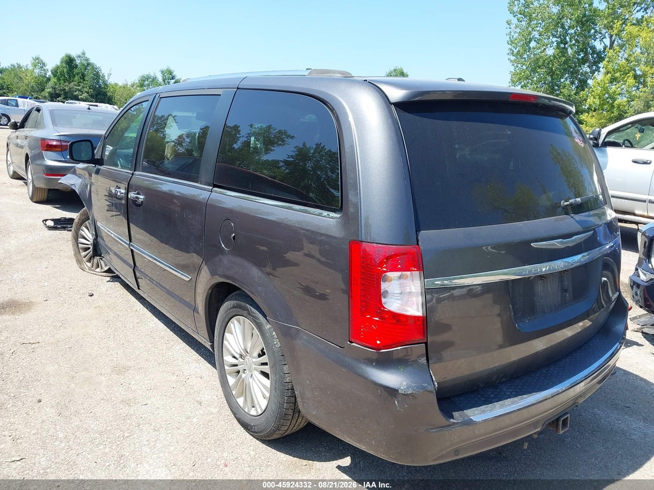2015 CHRYSLER TOWN &amp; COUNTRY LIMITED · 3/11