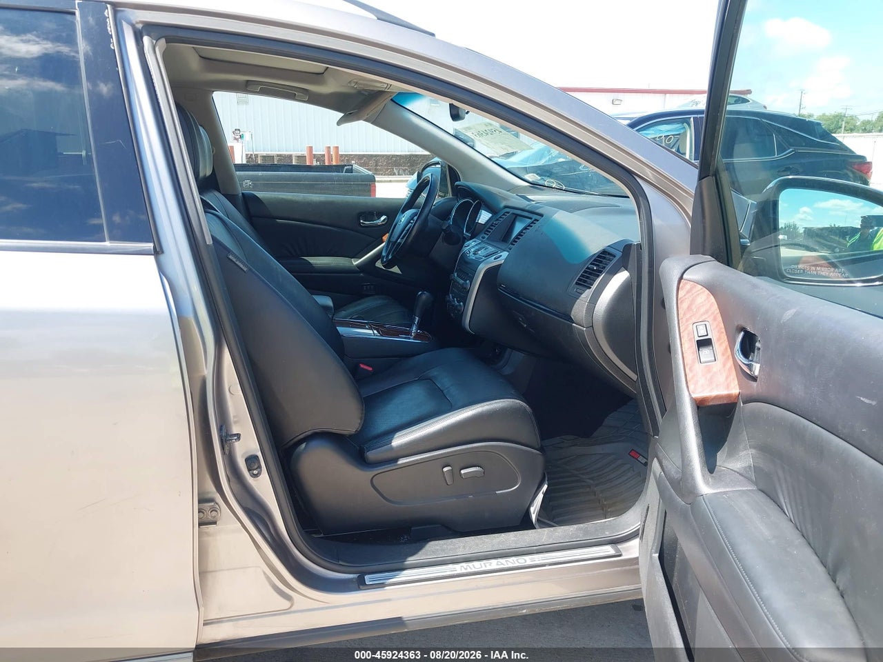 2010 NISSAN MURANO LE · 5/7