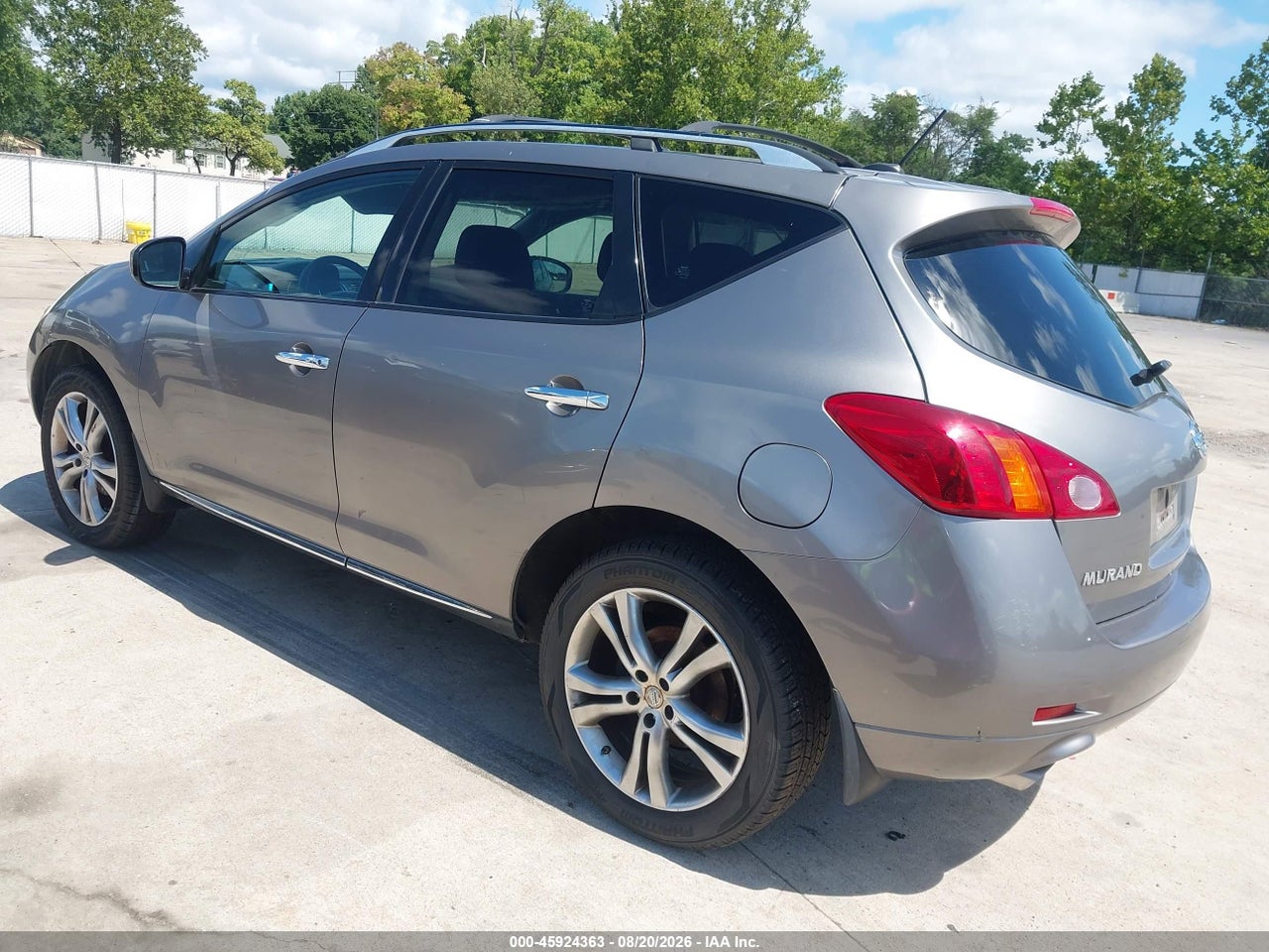 2010 NISSAN MURANO LE · 3/7