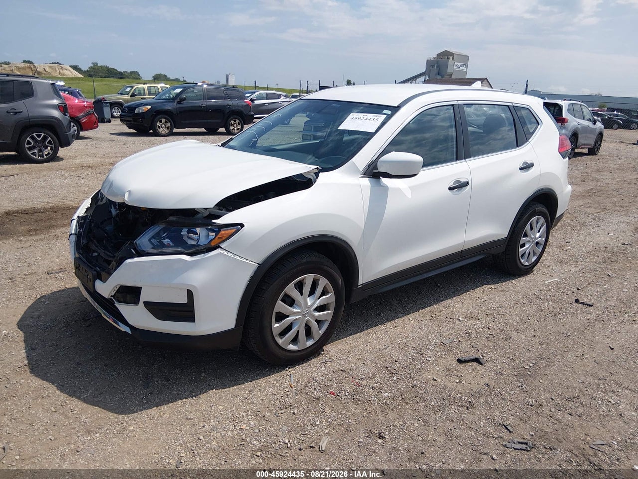 2017 NISSAN ROGUE S · 2/11