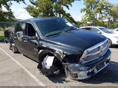 1C6RR7NT4HS****** · 2017 RAM 1500 LARAMIE  4X4 5'7 BOX