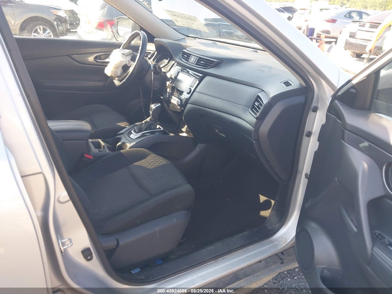 2018 NISSAN ROGUE SV · 5/11
