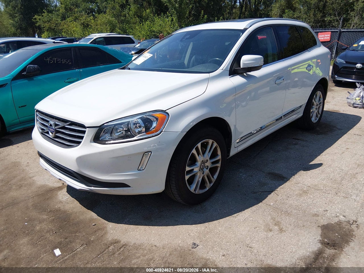2016 VOLVO XC60 T5 PREMIER · 2/11