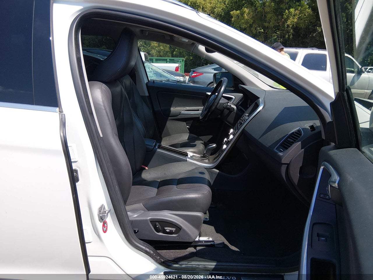2016 VOLVO XC60 T5 PREMIER · 5/11