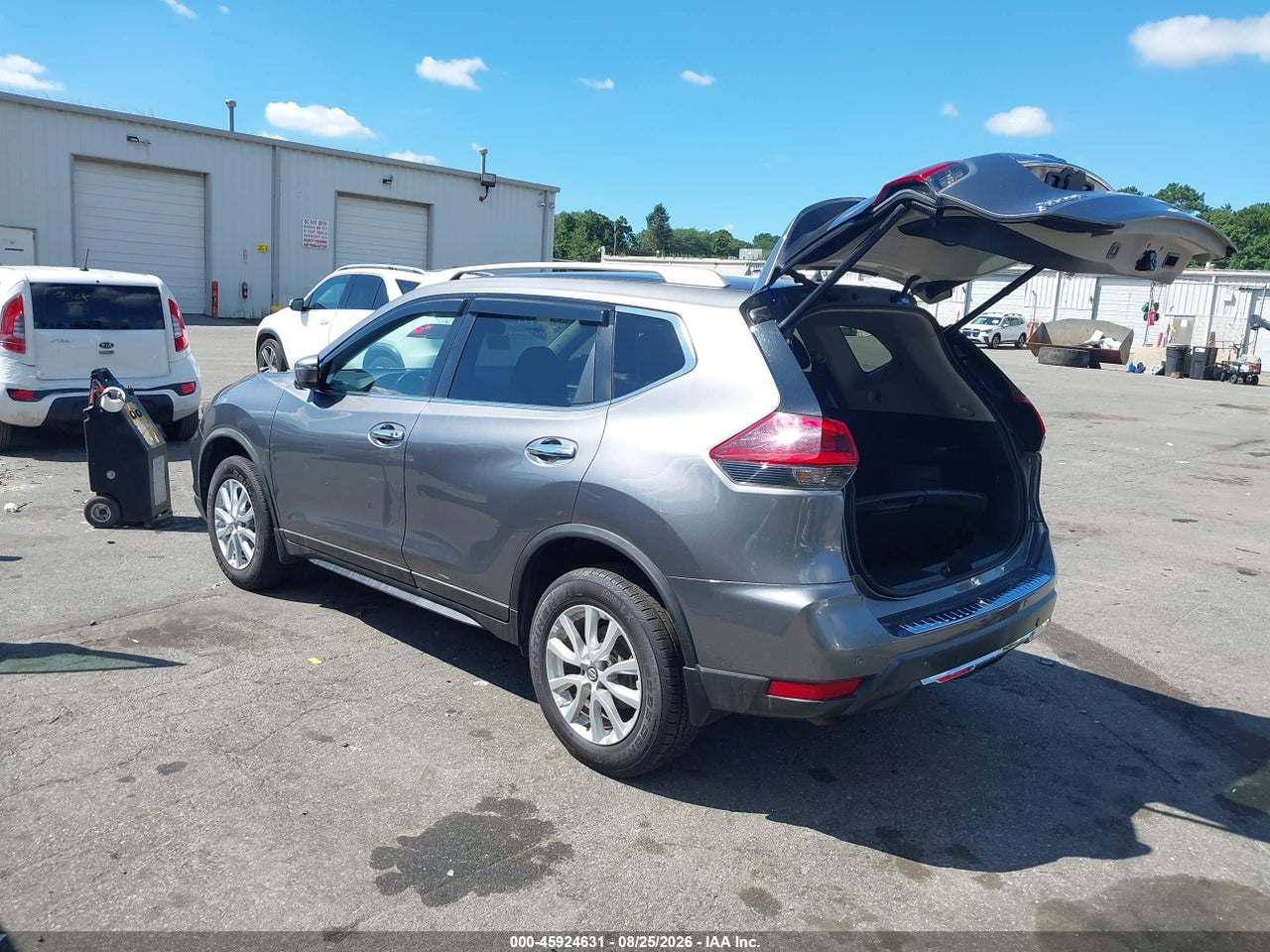 2019 NISSAN ROGUE SV · 3/11