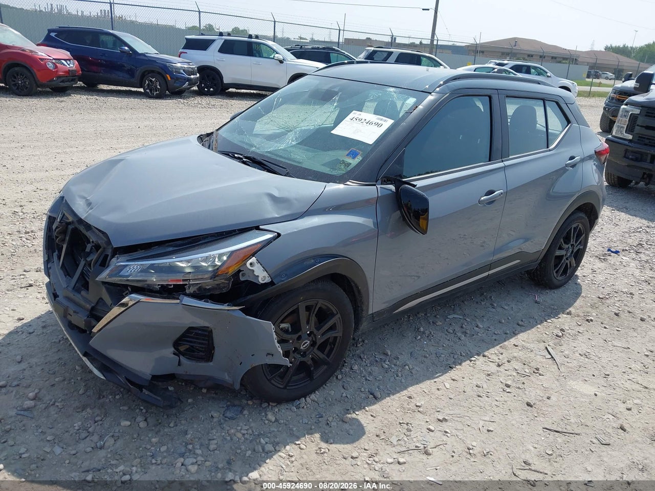 2023 NISSAN KICKS SR XTRONIC CVT · 2/11
