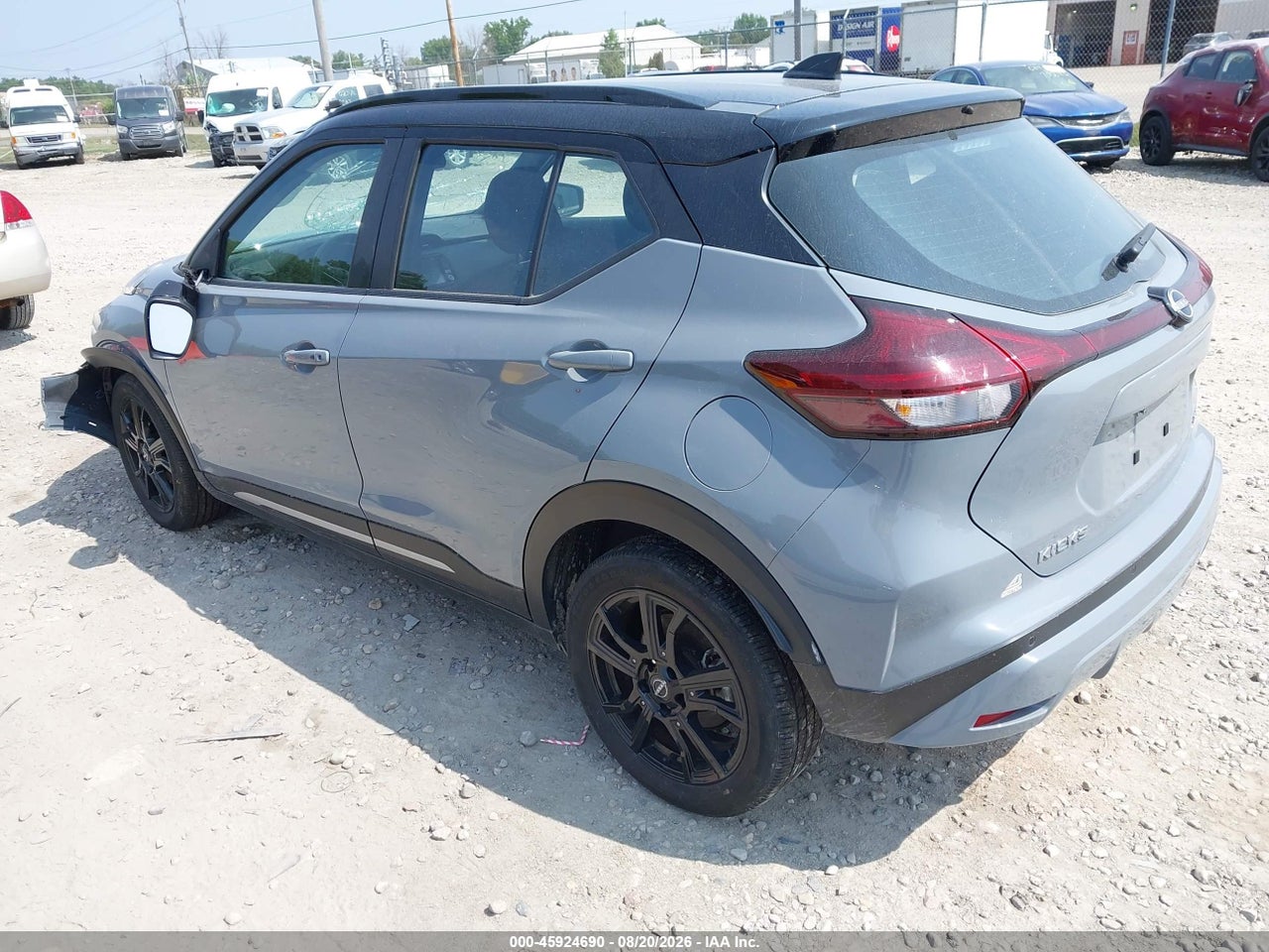 2023 NISSAN KICKS SR XTRONIC CVT · 3/11