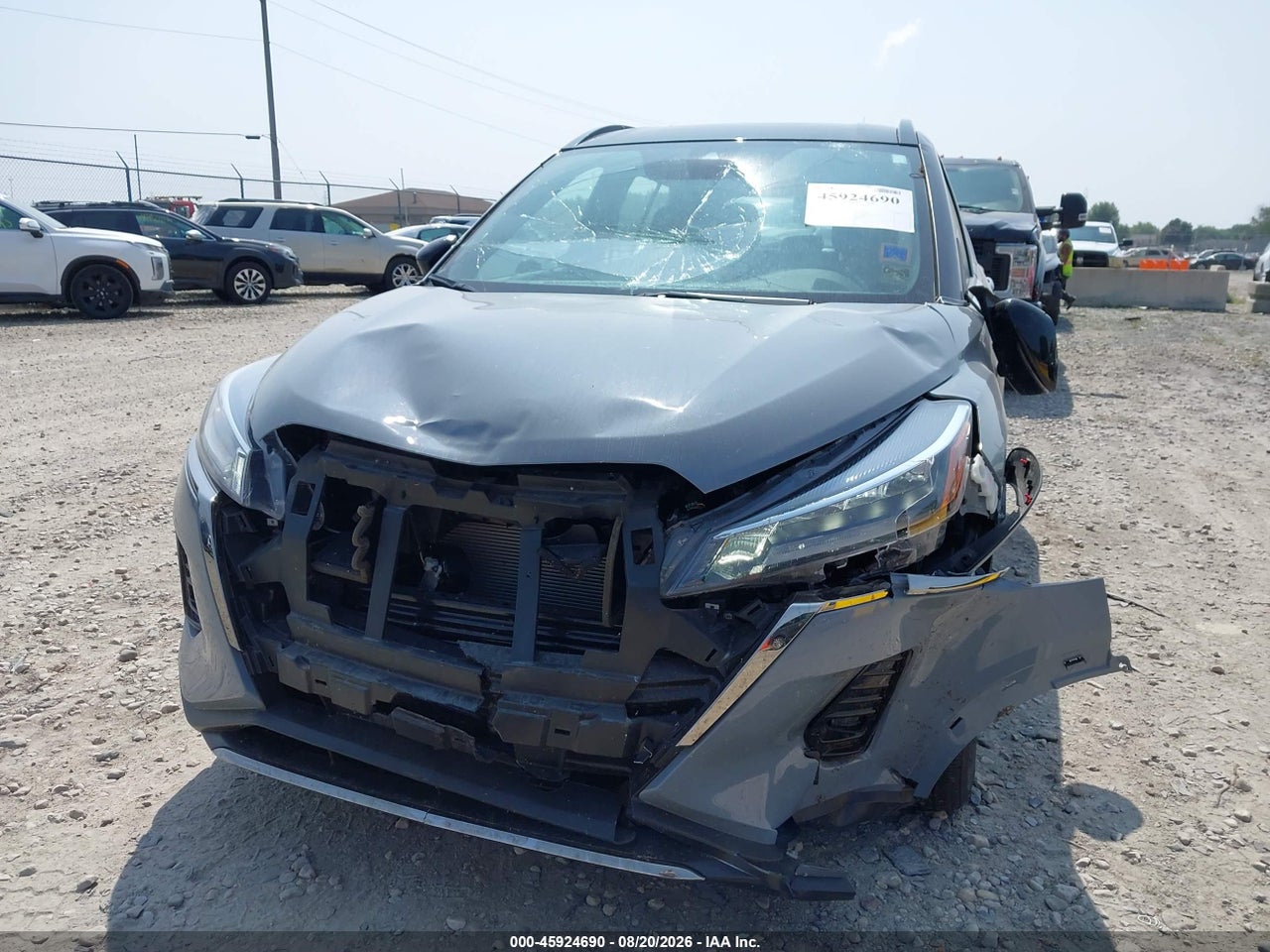2023 NISSAN KICKS SR XTRONIC CVT · 6/11
