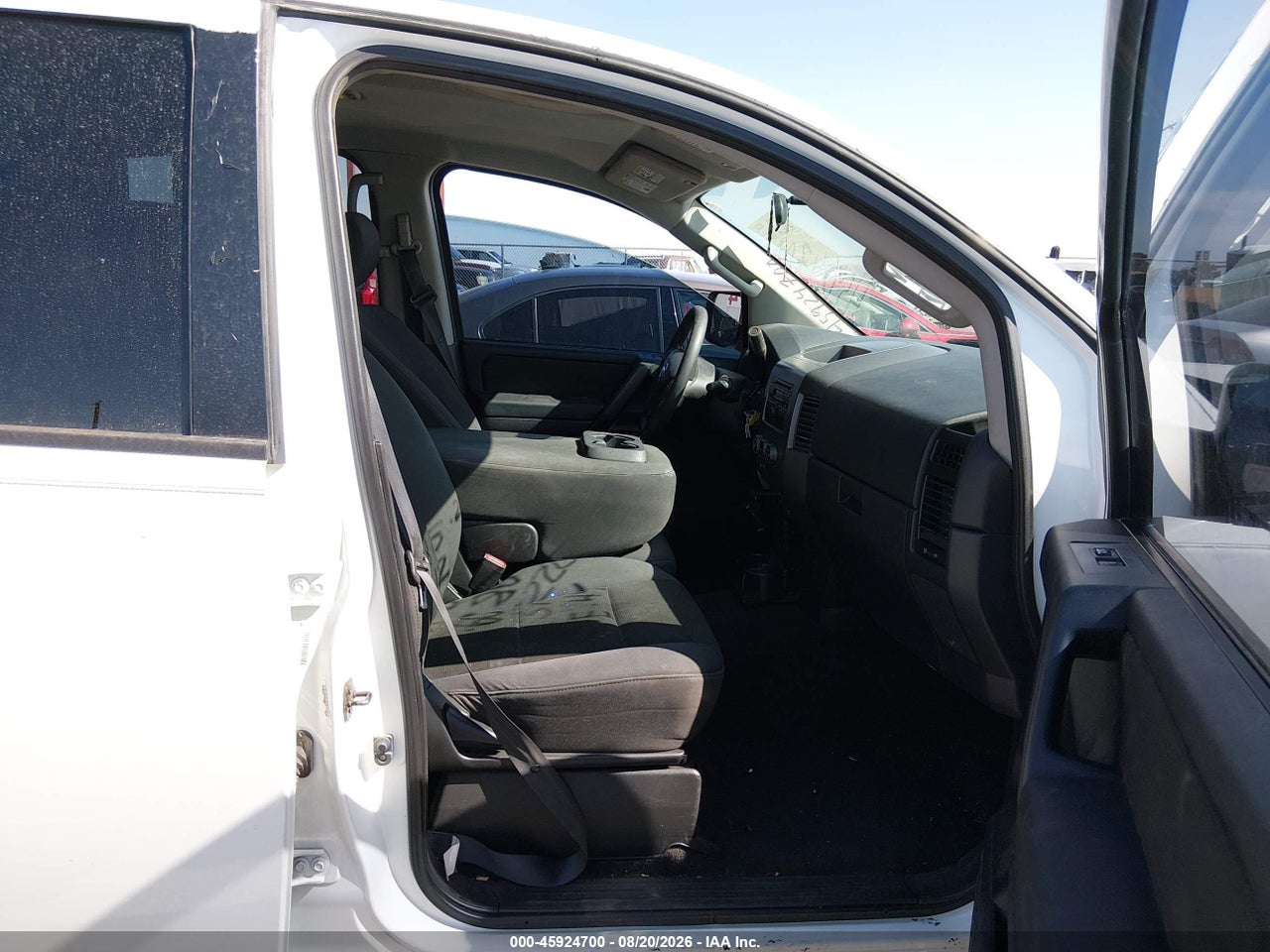 2014 NISSAN TITAN S · 5/11
