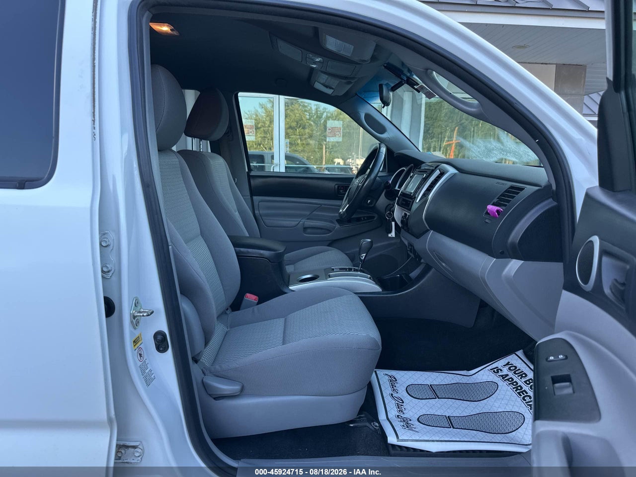 2015 TOYOTA TACOMA BASE V6 · 5/10