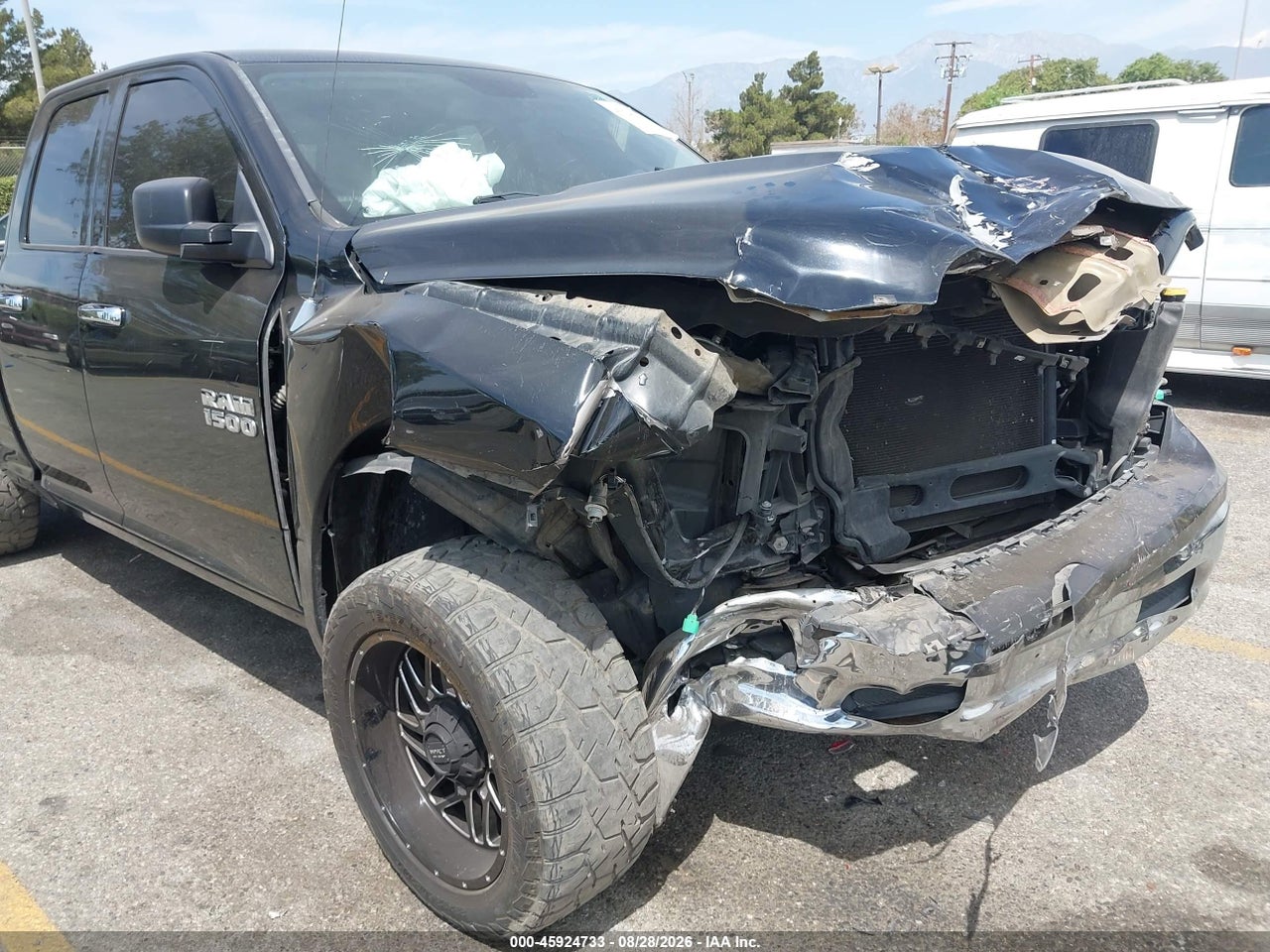 2013 RAM 1500 SLT · 6/11