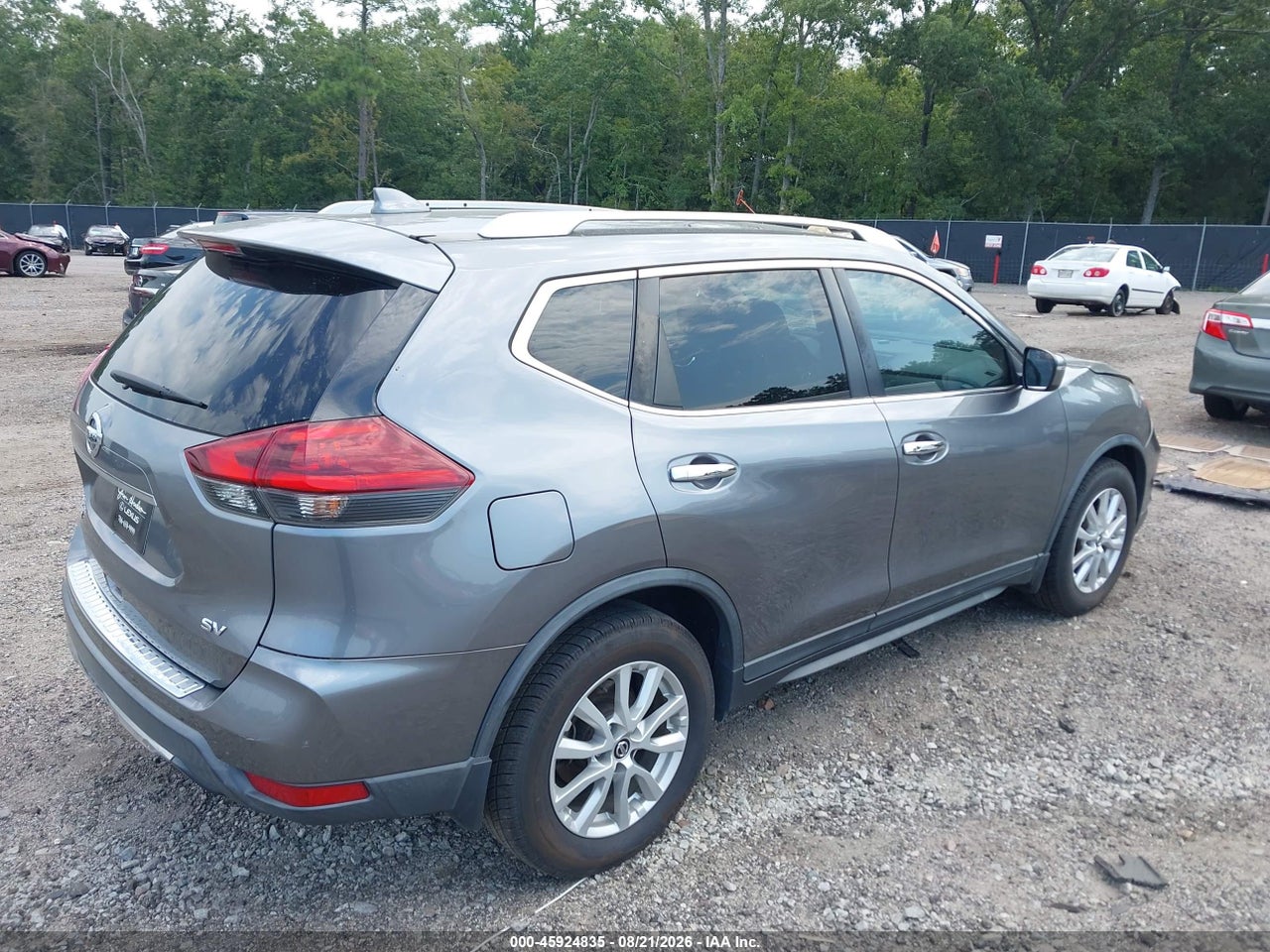 2018 NISSAN ROGUE SV · 4/11