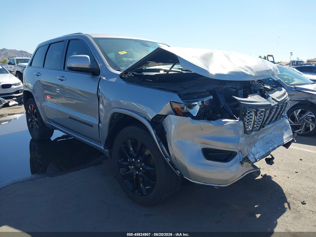 1C4RJEAG8JC****** · 2018 JEEP GRAND CHEROKEE ALTITUDE 4X2