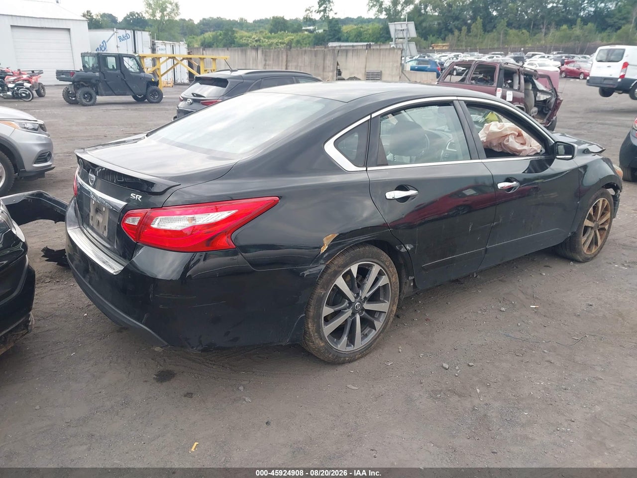 2016 NISSAN ALTIMA 2.5 SR · 4/10