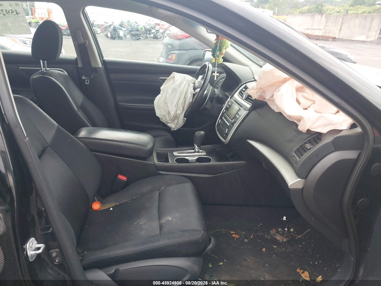 2016 NISSAN ALTIMA 2.5 SR · 5/10