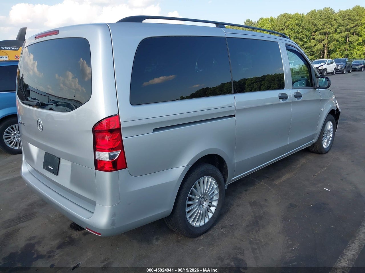 2018 MERCEDES-BENZ METRIS · 4/11