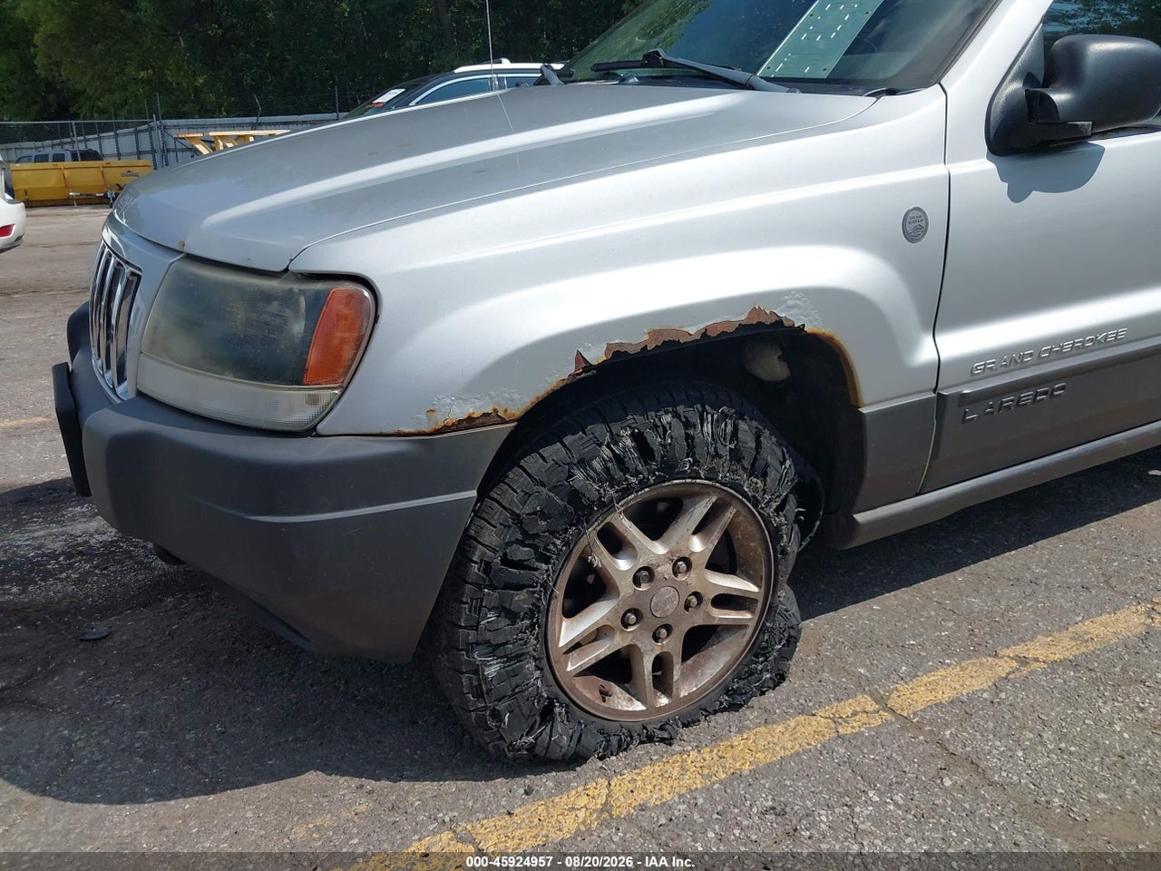 2004 JEEP GRAND CHEROKEE LAREDO · 6/11