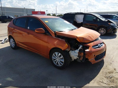 KMHCT5AE1GU****** · 2016 HYUNDAI ACCENT SE