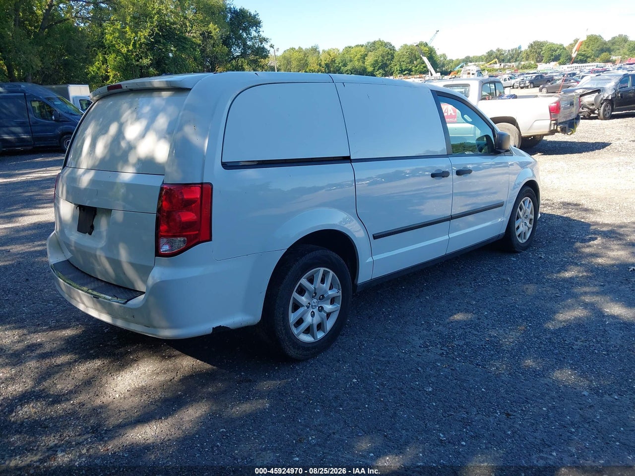 2015 RAM CARGO TRADESMAN · 4/11