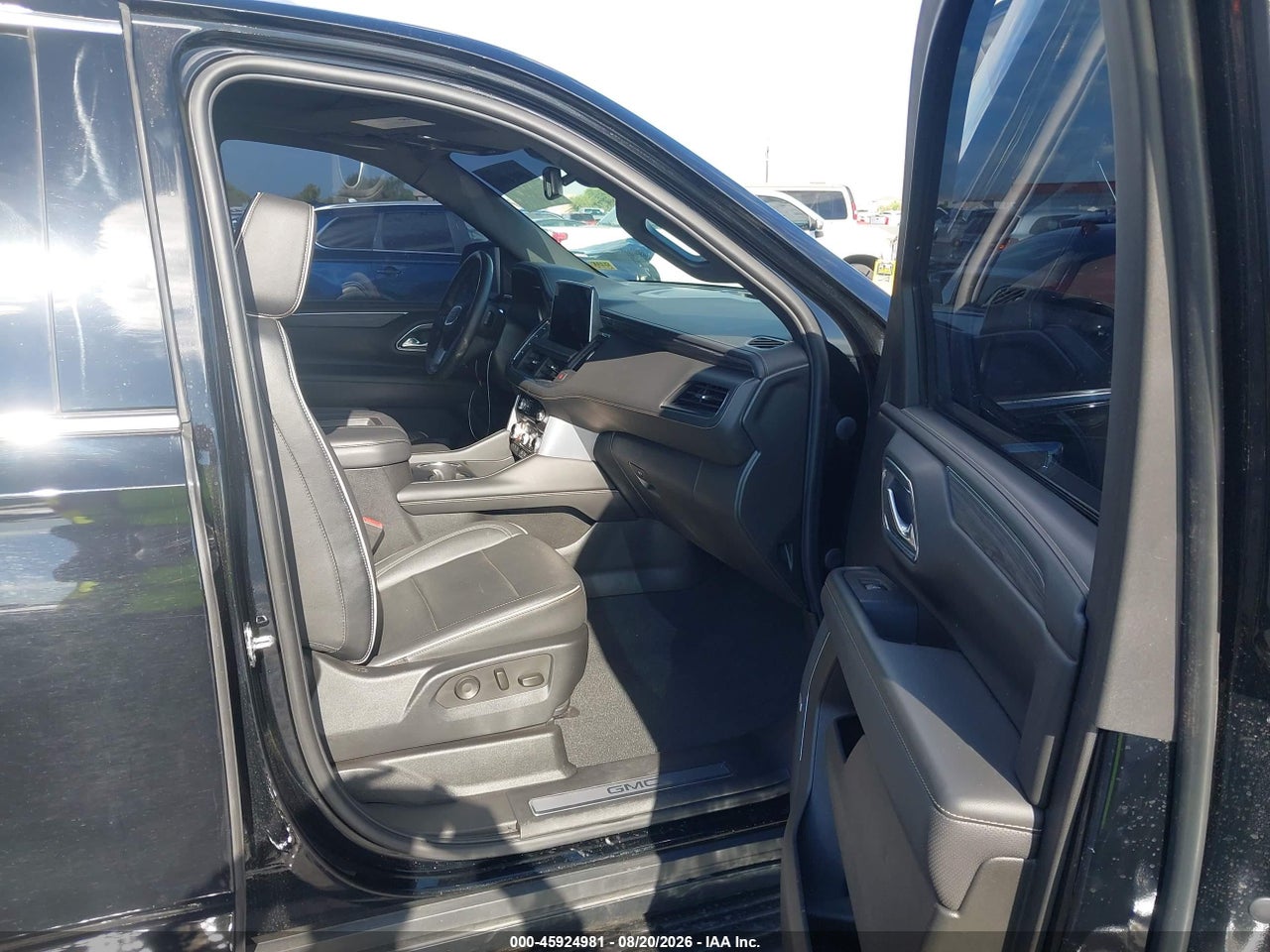 2023 GMC YUKON XL 4WD SLT · 5/11
