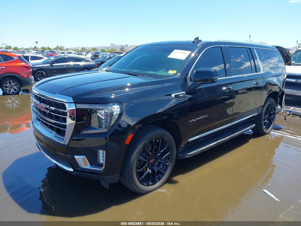2023 GMC YUKON XL 4WD SLT · 2/11
