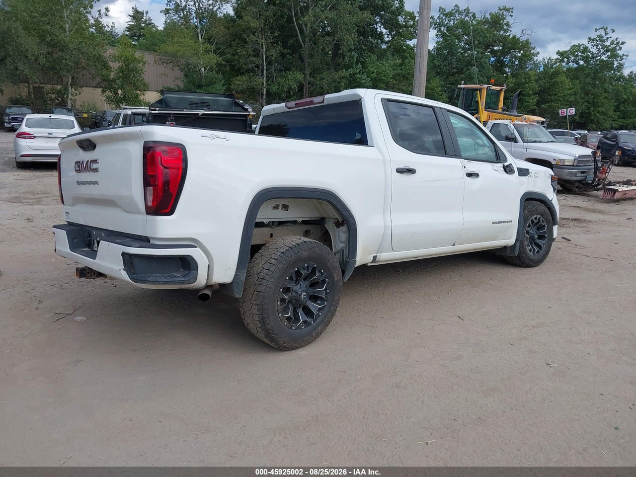 2024 GMC SIERRA 1500 4WD  SHORT BOX PRO · 4/11
