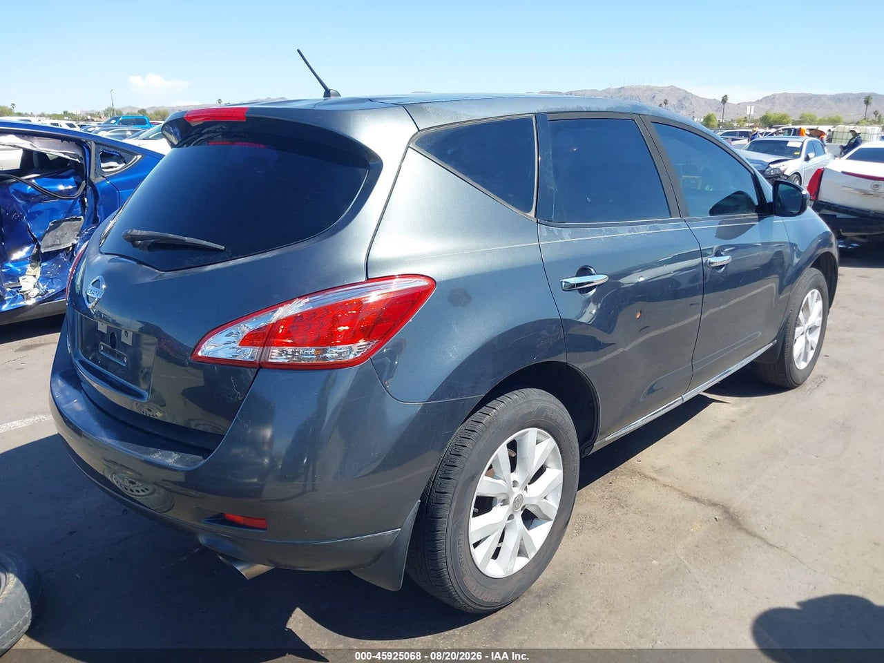 2011 NISSAN MURANO S · 4/11