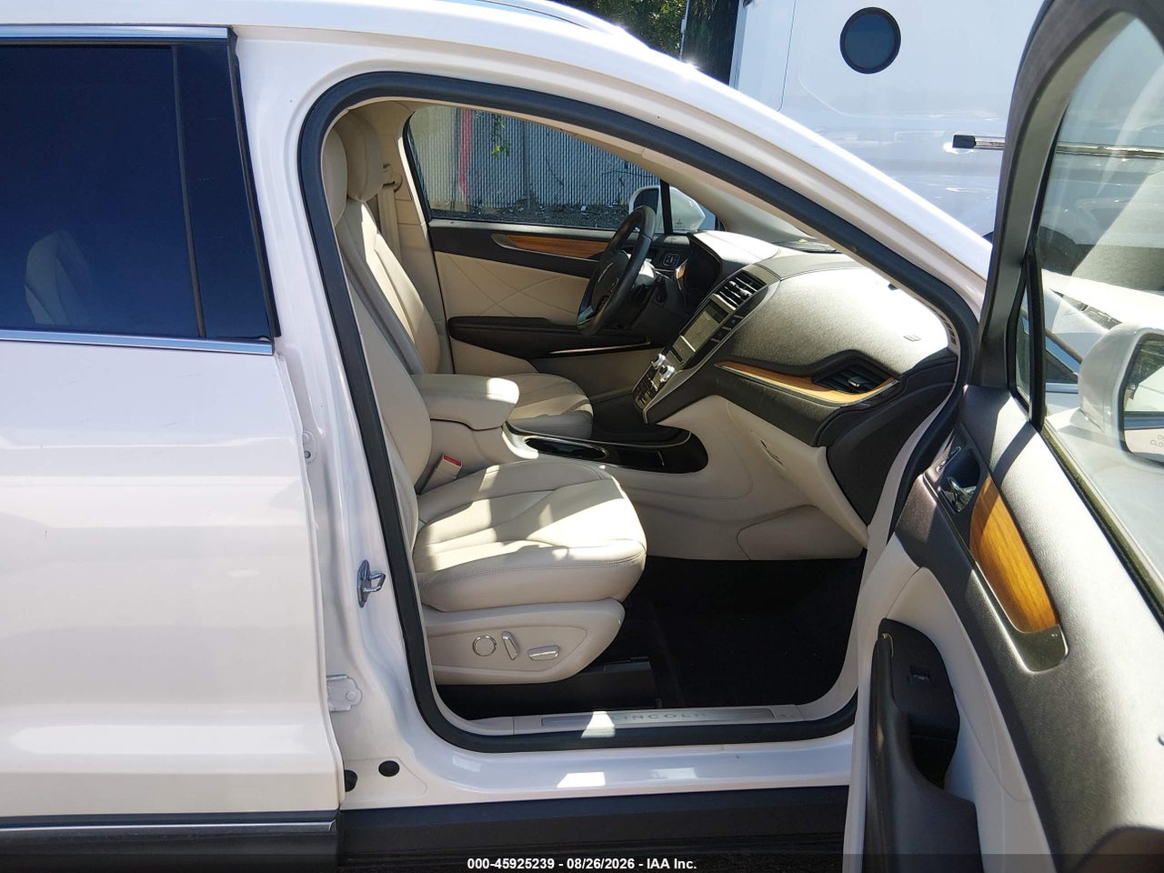 2018 LINCOLN MKC SELECT · 5/11