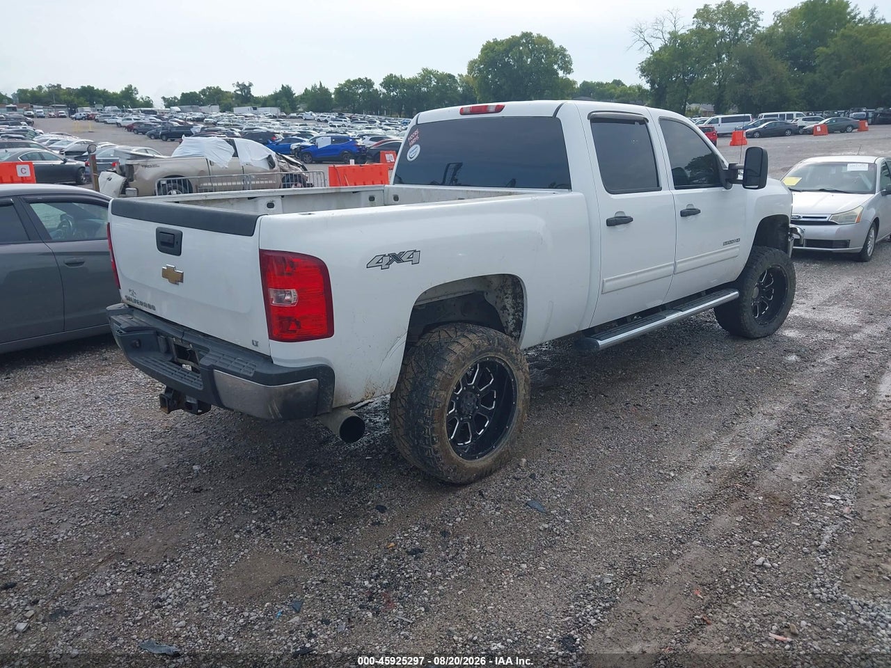 2011 CHEVROLET SILVERADO 2500HD LT · 4/11