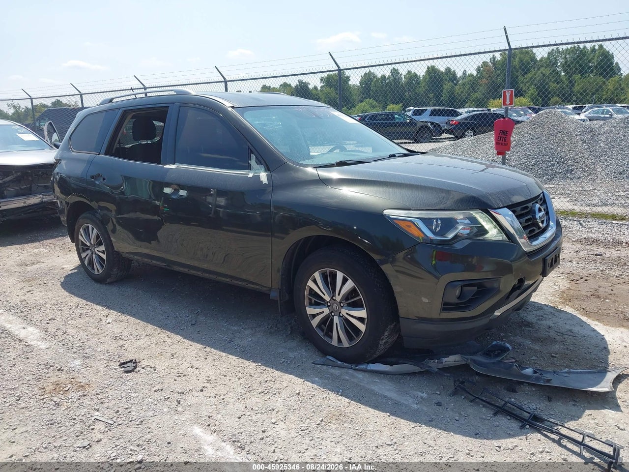2017 NISSAN PATHFINDER SV