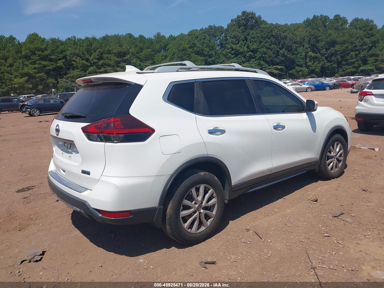 2019 NISSAN ROGUE S · 4/11