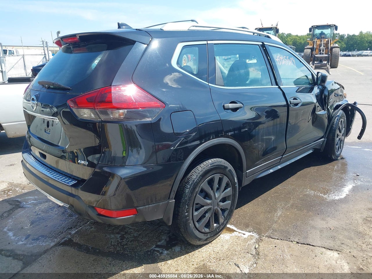 2019 NISSAN ROGUE S · 4/11