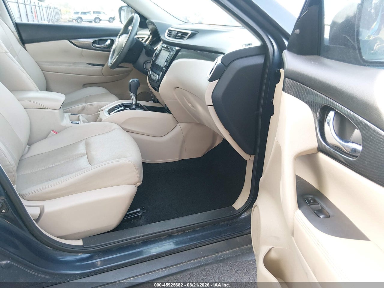 2016 NISSAN ROGUE SL · 5/11