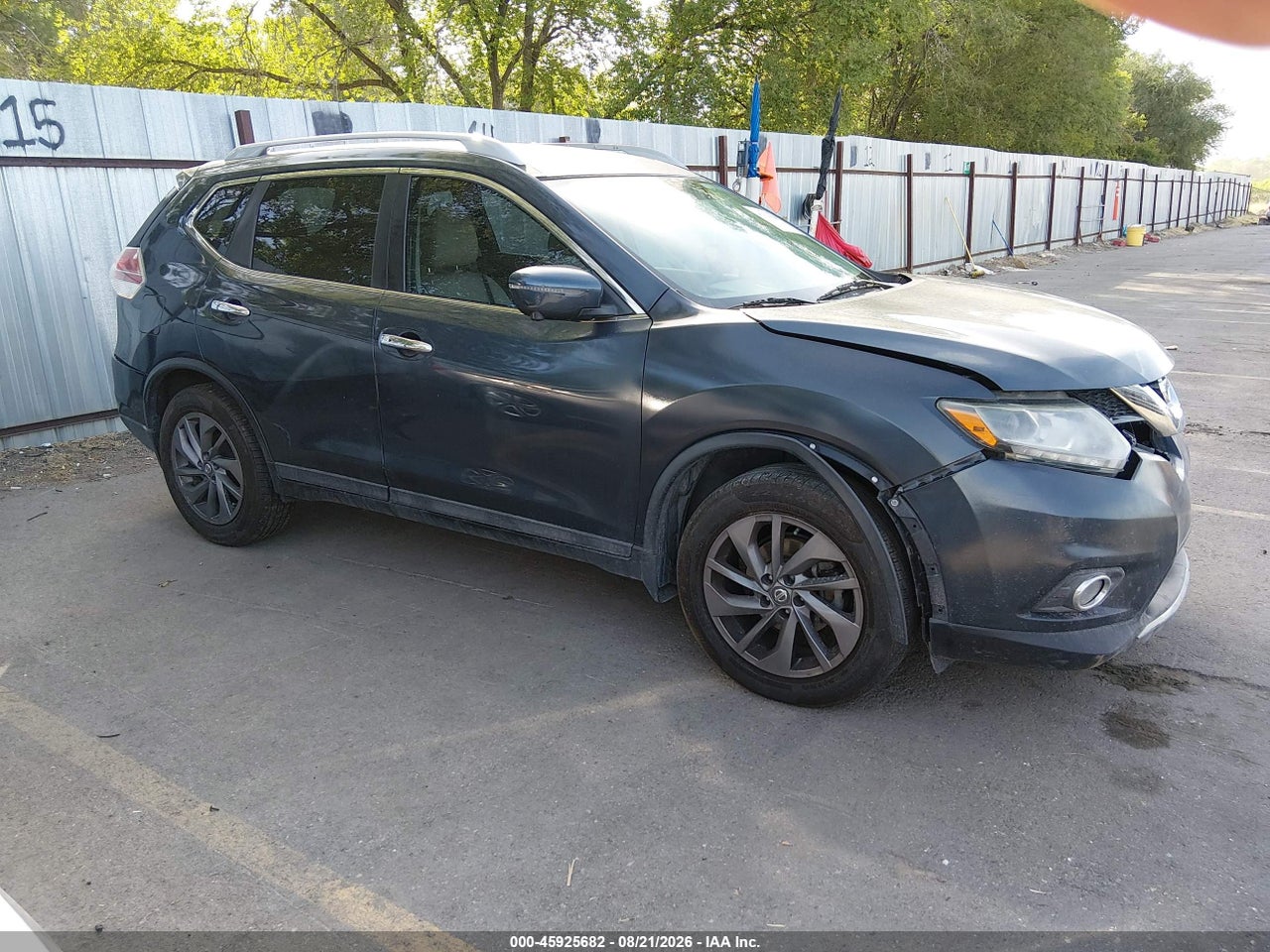 5N1AT2MT3GC****** · 2016 NISSAN ROGUE SL