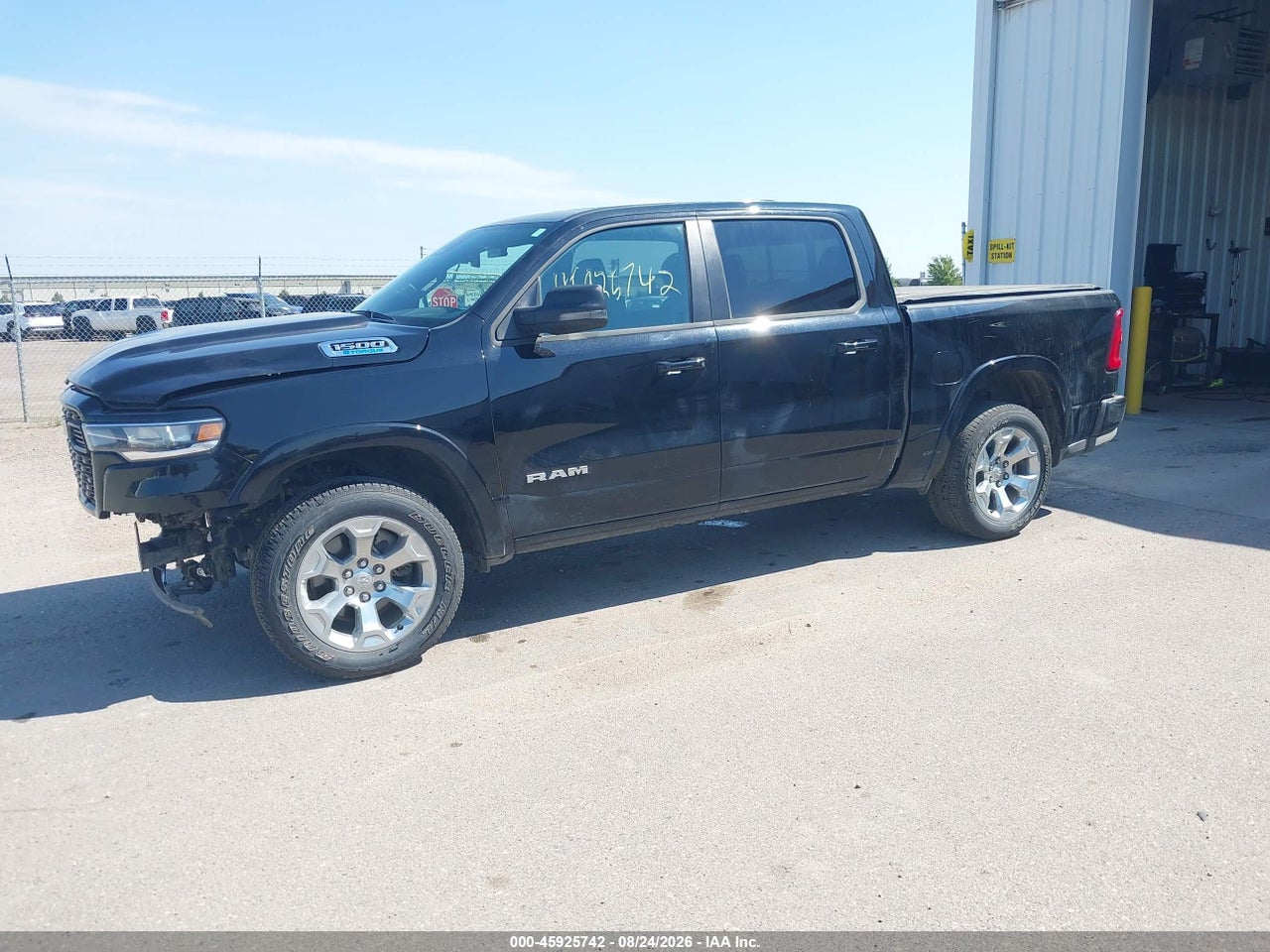 2025 RAM 1500 BIG HORN  4X4 5'7 BOX · 2/11