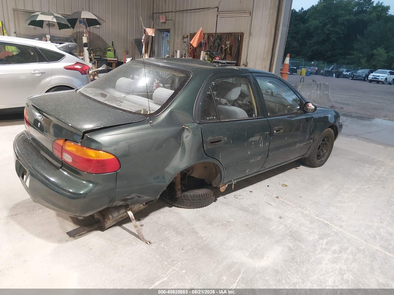 2002 CHEVROLET PRIZM   · 4/11