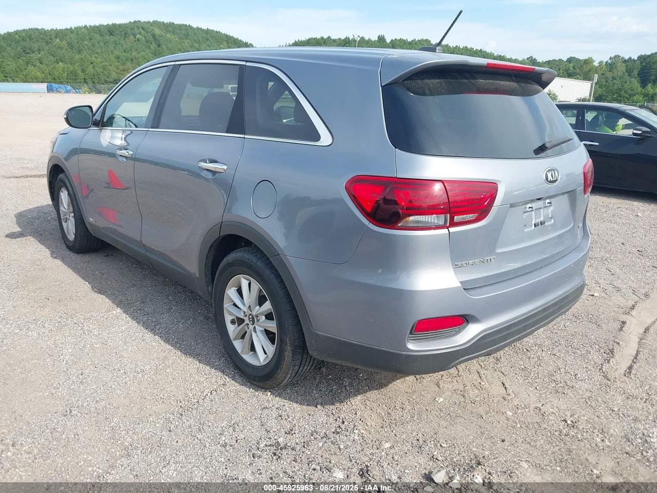 2020 KIA SORENTO 2.4L LX · 3/11