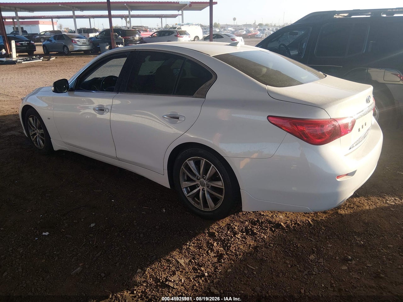 2015 INFINITI Q50   · 3/11