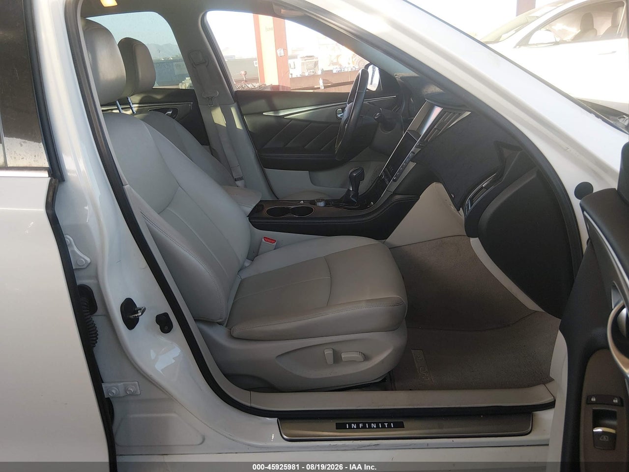 2015 INFINITI Q50   · 5/11