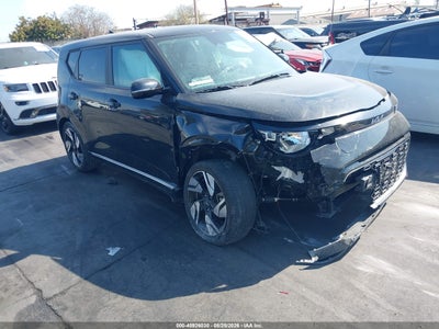 KNDJ53AU1R7****** · 2024 KIA SOUL GT-LINE
