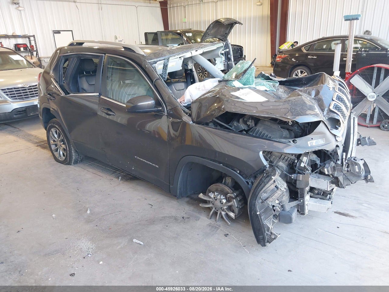 1C4PJMLN1KD****** · 2019 JEEP CHEROKEE LATITUDE PLUS 4X4